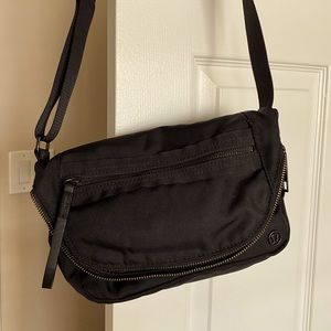 Lululemon crossbody purse